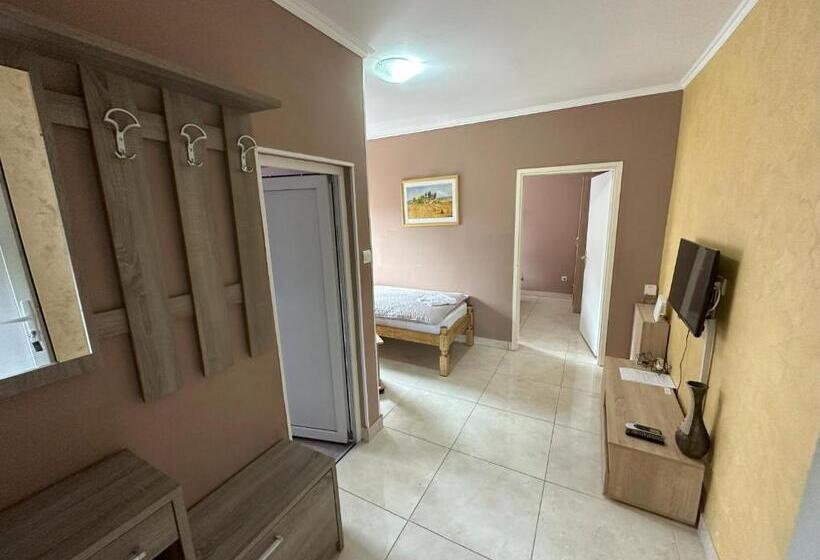 اتاق استاندارد سه نفره, Vila Boska Palic