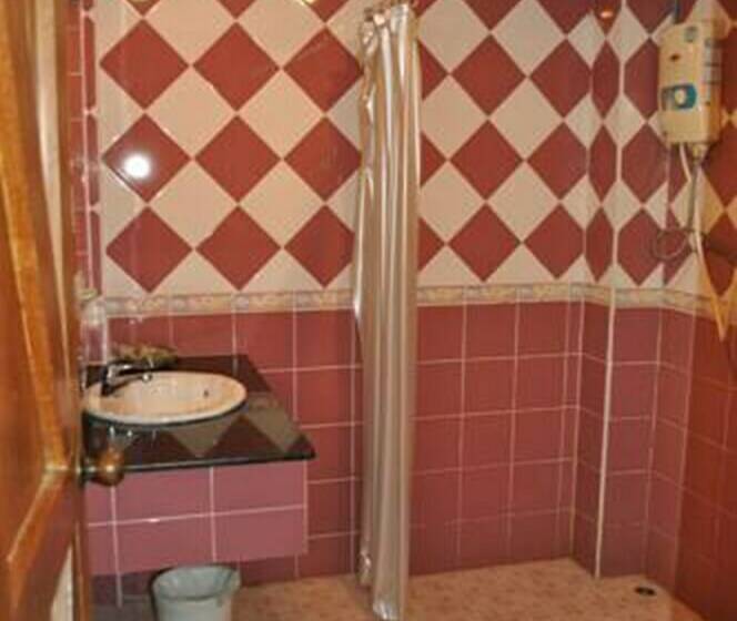 غرفة قياسية مزوَّدة بشُرفة, Ansu