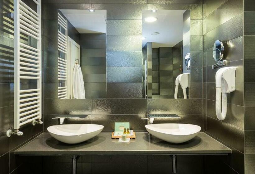 سوییت اجرایی, Emerald