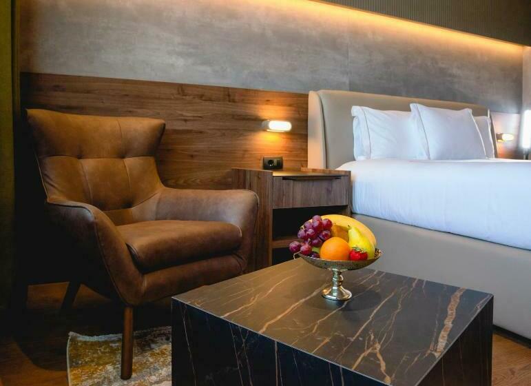 اتاق استاندارد, Emerald