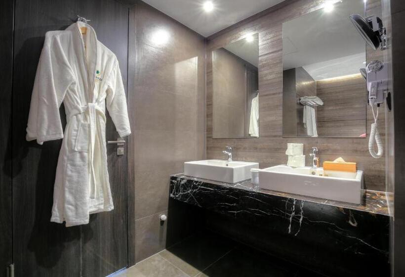 سوییت لوکس, Emerald