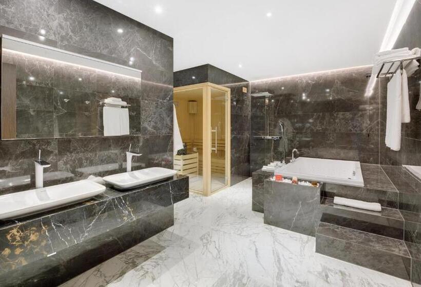 سوئیت پرزیدنت, Emerald