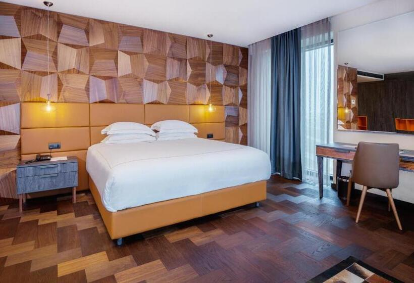 سوئیت پرزیدنت, Emerald