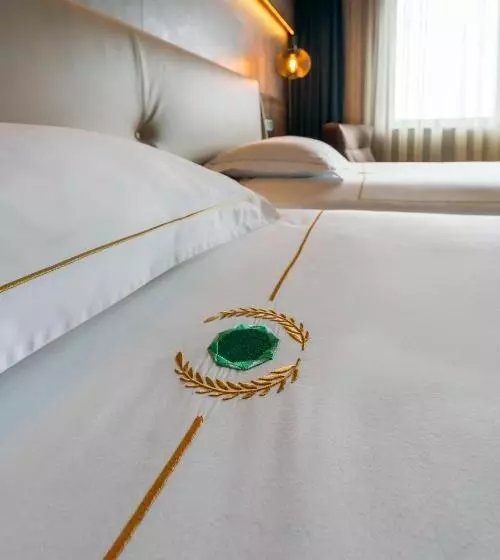 اتاق استاندارد, Emerald