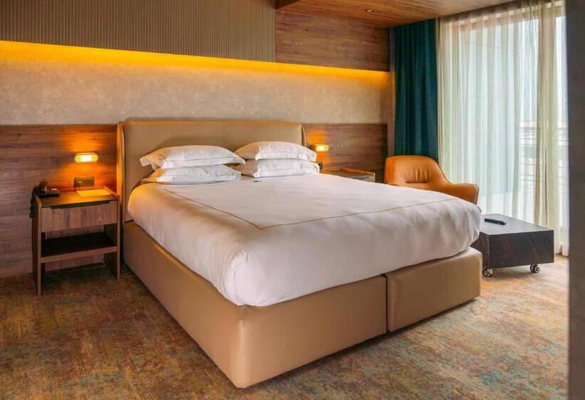 سوییت جونیور, Emerald