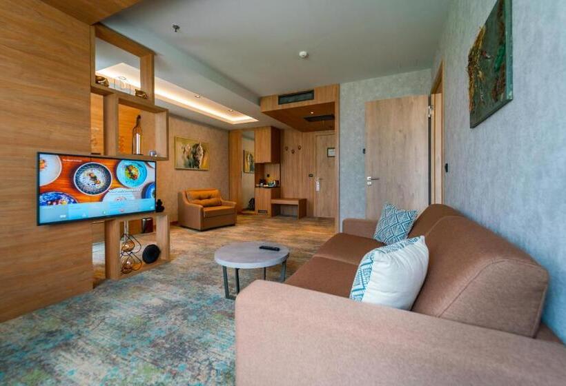 سوییت جونیور, Emerald