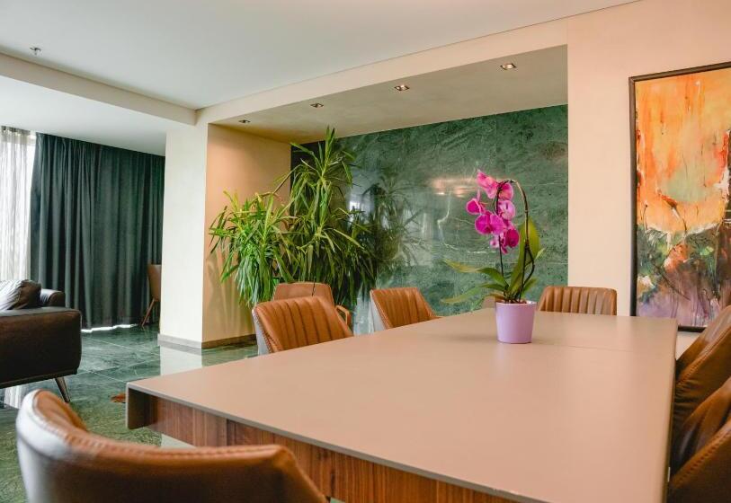 سوئیت پرزیدنت, Emerald