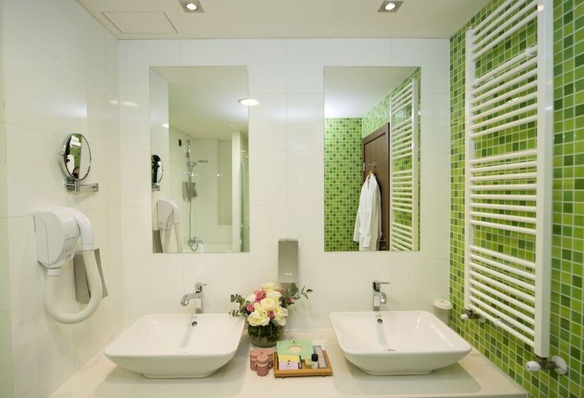 اتاق استاندارد, Emerald