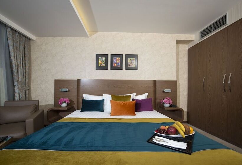 اتاق استاندارد, Emerald