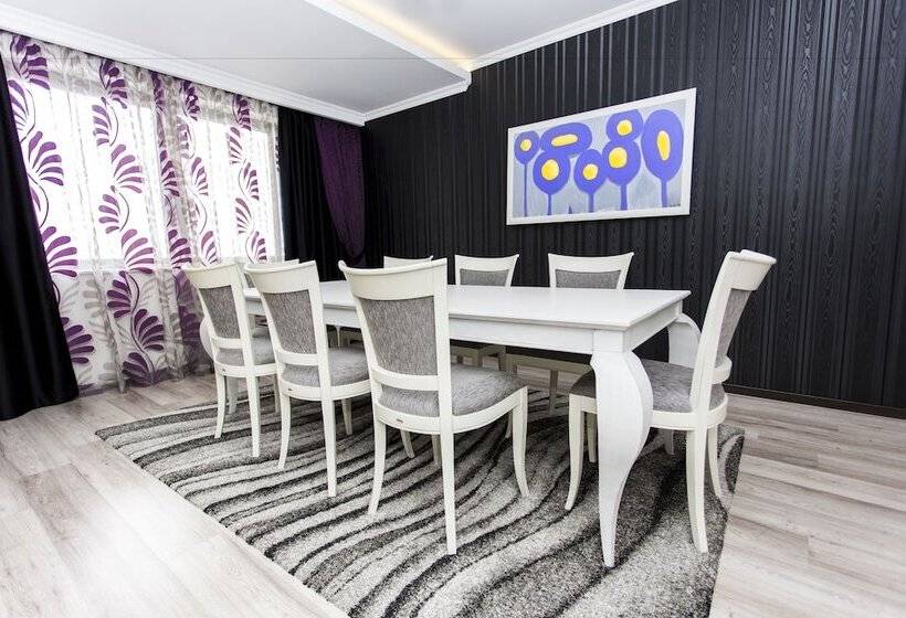 سوییت لوکس, Emerald