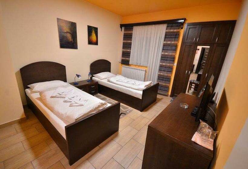 اتاق استاندارد, Lane