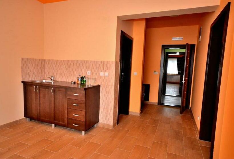 آپارتمان 1 خوابه, Lane