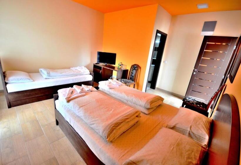 اتاق کلاسیک سه تخته, Lane