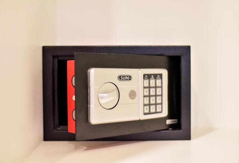 Номер Deluxe, Nap In Fest