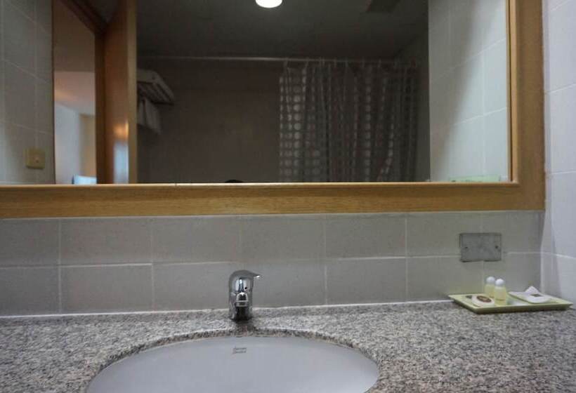 スーペリアールーム, The Majestic Sakon Nakhon