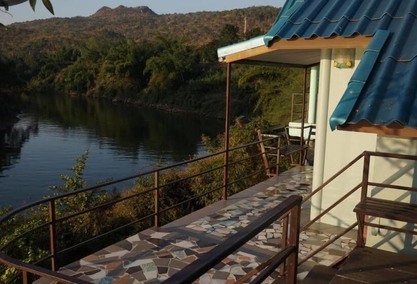 Superior bungalow river view, Kwainoy Riverpark