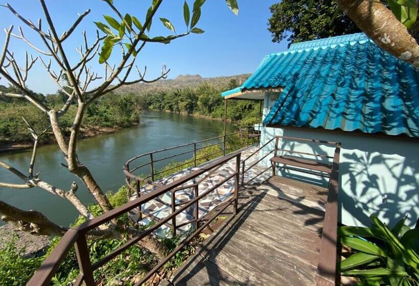 Superior bungalow river view, Kwainoy Riverpark
