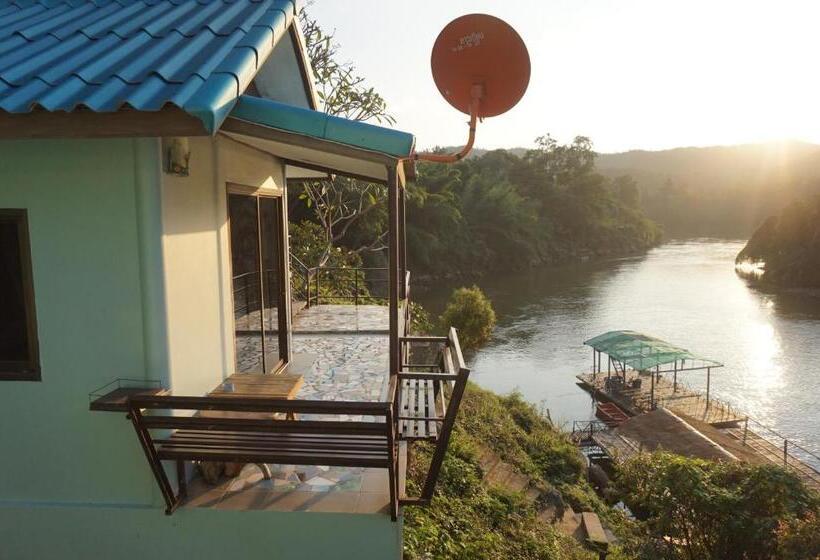 Superior bungalow river view, Kwainoy Riverpark