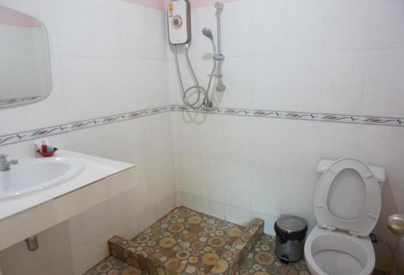 발코니가 있는 4인용 스탠다드 룸, Kwainoy Riverpark