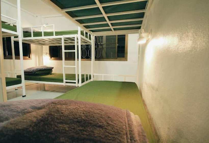 Cama em Quarto Compartilhado, Mint Hostel