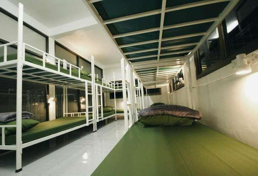 Cama em Quarto Compartilhado, Mint Hostel