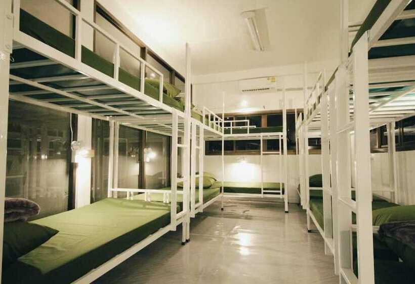 Cama em Quarto Compartilhado, Mint Hostel
