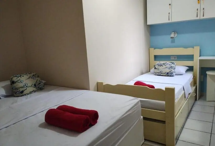 اتاق استاندارد سه تخته با سرویس بهداشتی مشترک, Star Hospedaria
