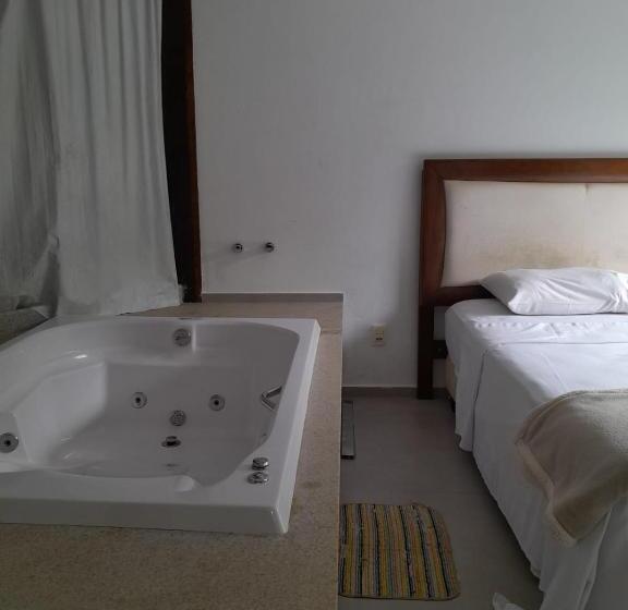 Deluxe Suite, Pousada Canto Da Lua   Macacos 01