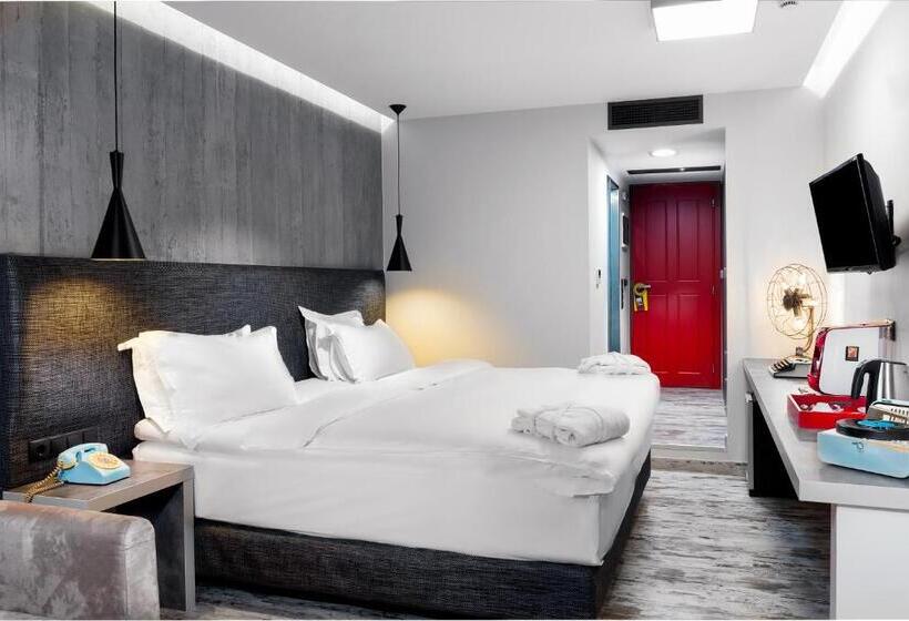 Junior Suite Interior, 360 Degrees