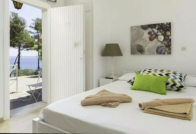 クラシックルーム, Douka Seafront Residences