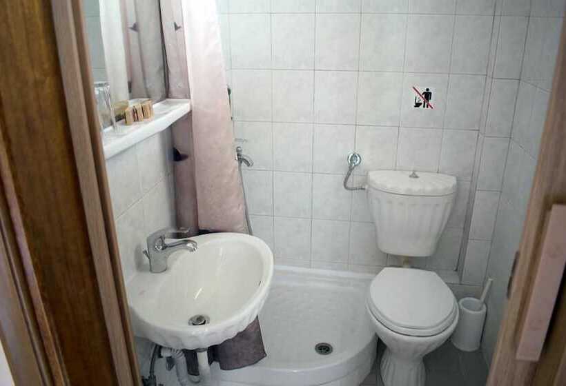 サイドオーシャンビューのトリプルルームスタンダード, El Greco Beach