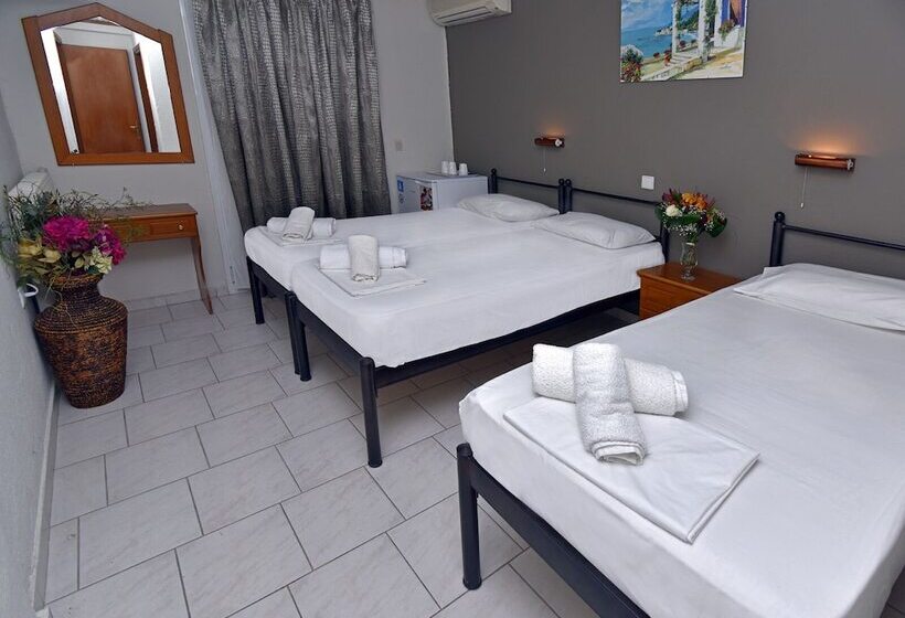 サイドオーシャンビューのトリプルルームスタンダード, El Greco Beach