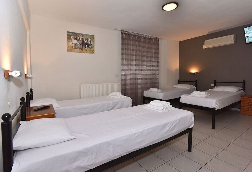 エコノミー４人部屋, El Greco Beach