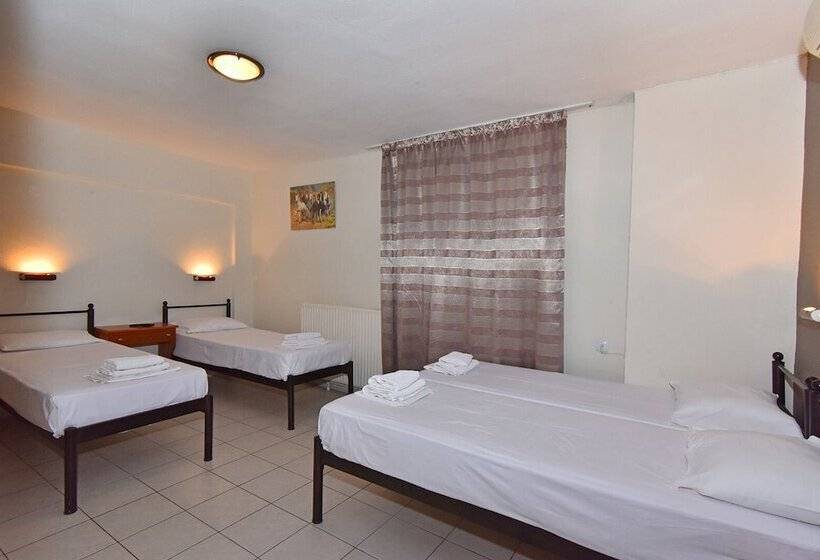 エコノミー４人部屋, El Greco Beach