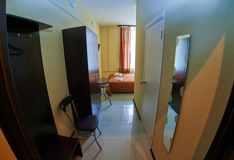 标准间, Bridge Inn