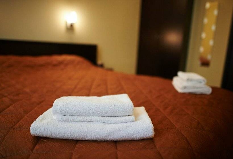 标准间, Bridge Inn