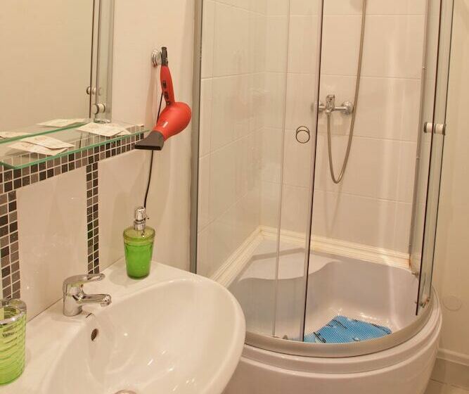 标准间, Bridge Inn