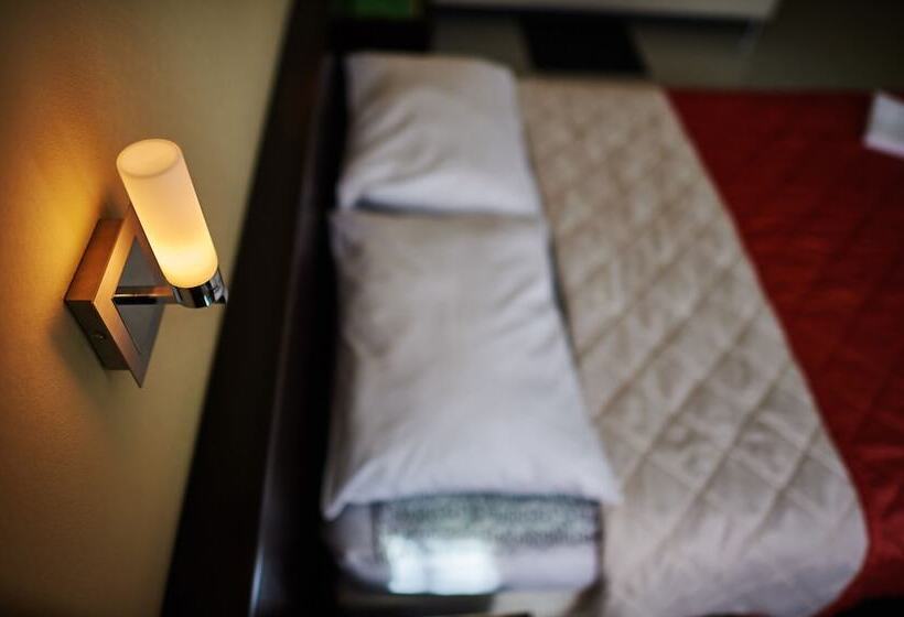 四人标准间, Bridge Inn