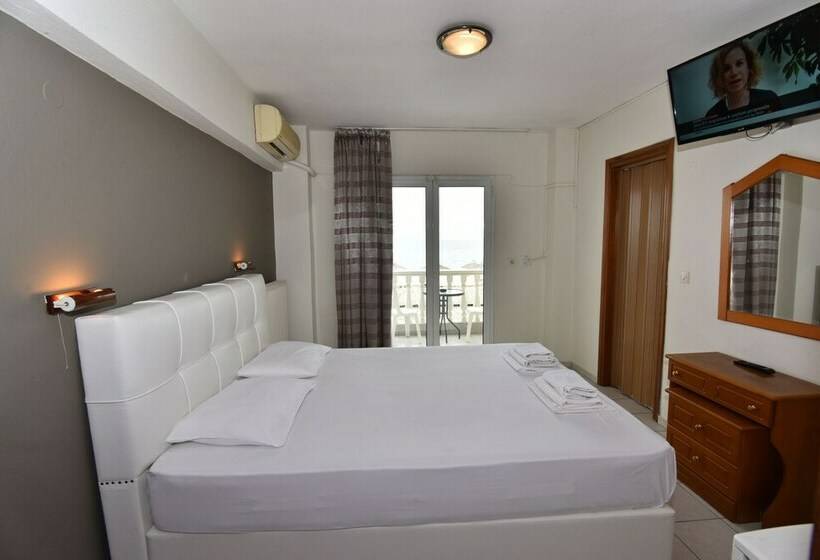 オーシャンビュースタンダードルーム, El Greco Beach