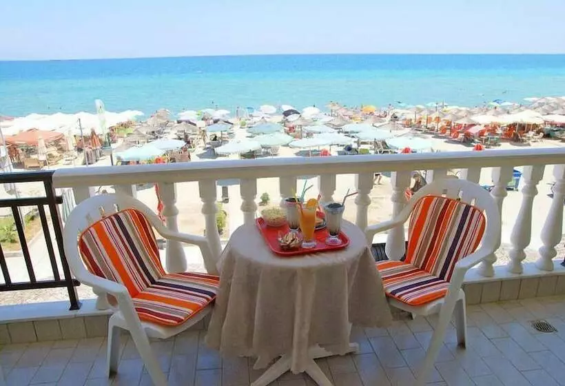 オーシャンビュースタンダードルーム, El Greco Beach