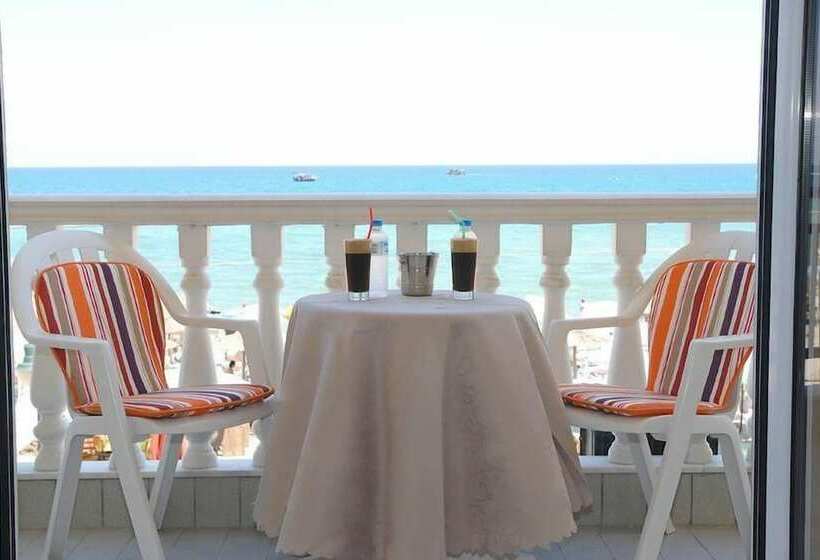 オーシャンビュースタンダードルーム, El Greco Beach