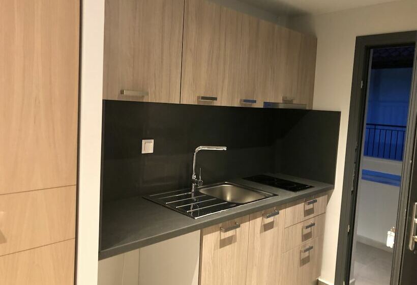 חדר דלוקס לשלושה, Filoxenia Studios