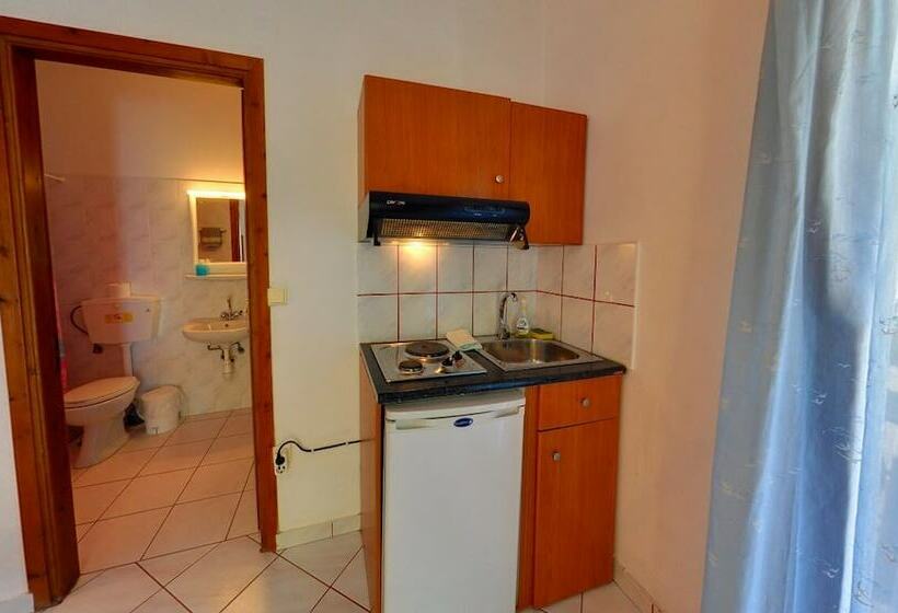 استودیوی استاندارد, Galissas Studios