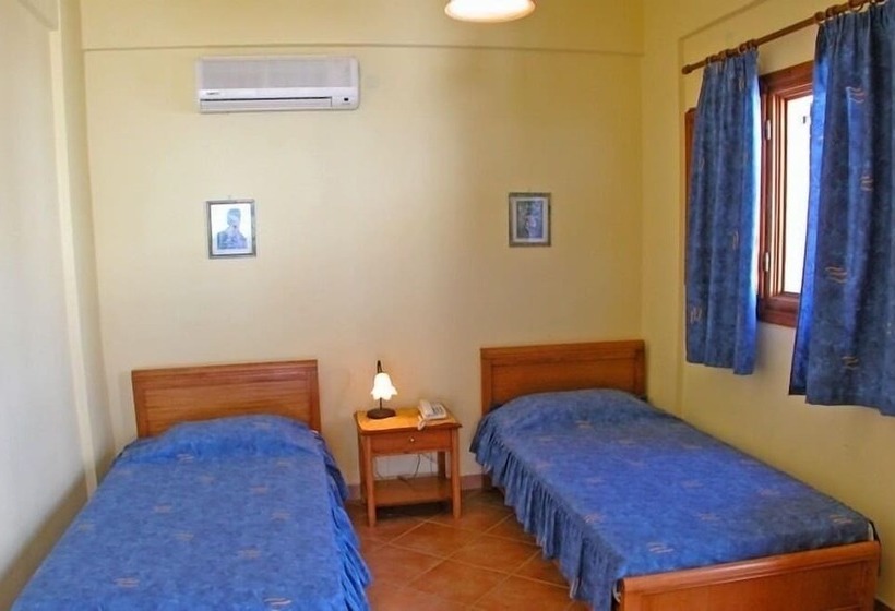 اتاق استاندارد, Galissas Studios