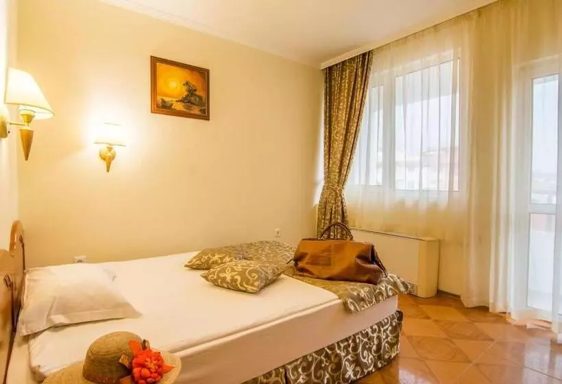 バルコニー付きシングルスタンダードルーム, Villa List