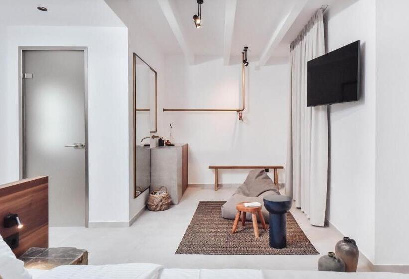 סוויטת סופריור, Ikaros Suites