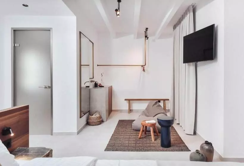 スーペリアースイート, Ikaros Suites