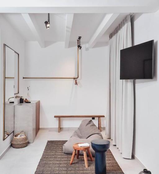 סוויטת סופריור, Ikaros Suites