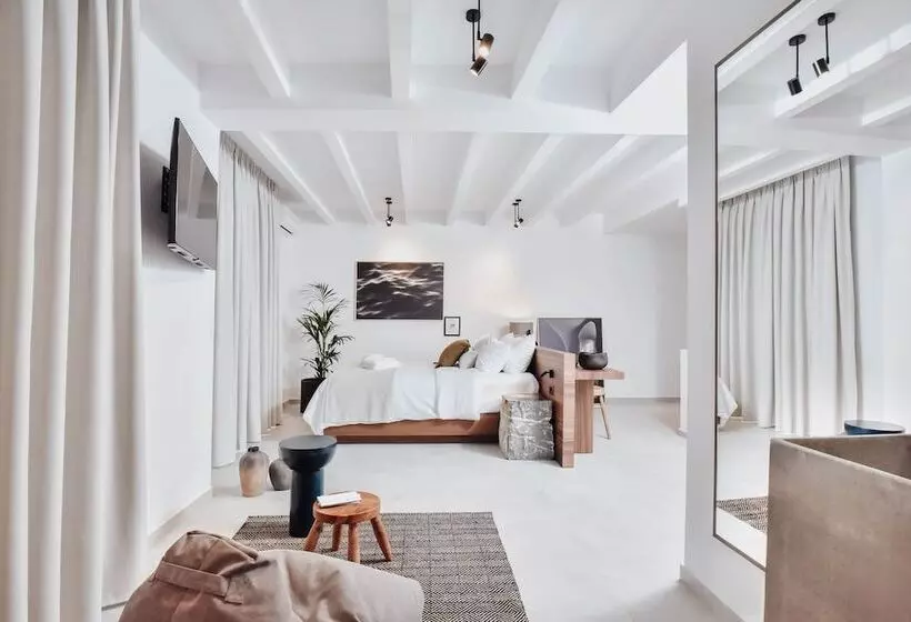 スーペリアースイート, Ikaros Suites