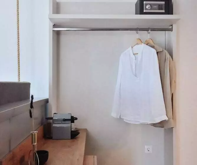 オーシャンビュースイート, Ikaros Suites